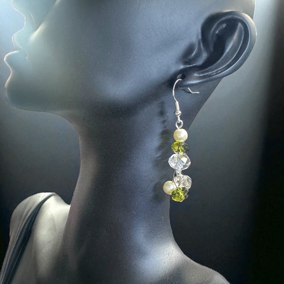 Handmade Sterling Silver Earrings W/ Freshwater Pearls & Green Multifaceted Crys - Picture 14 of 15